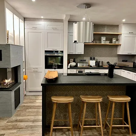 Bg Living & Hosting - Mosel Winzerhaus An Der Lieser Mit Sonnenterrasse & Privatparkplatz - Naehe Bernkastel-Kues Nyaraló *