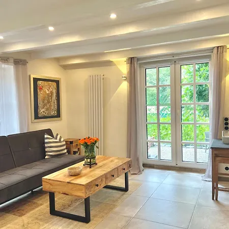 Bg Living & Hosting - Mosel Winzerhaus An Der Lieser Mit Sonnenterrasse & Privatparkplatz - Naehe Bernkastel-Kues Nyaraló *